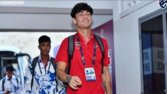 Dibantai Telak Timnas Indonesia di Final SEA GAMES, Bek Thailand Jonathan Khemdee Buang Medali Perak ke Penoton: Sombong Banget!