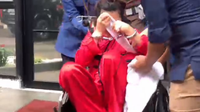 Si Wanita Emas Berontak, Hasnaeni Menangis Histeris saat Ditahan Kejagung