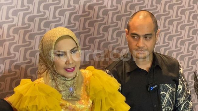 Bikin Puas di Ranjang, Venna Melinda Bongkar Foreplay saat Bercinta Ferry Irawan: Abi Suka Cium Kaki Aku