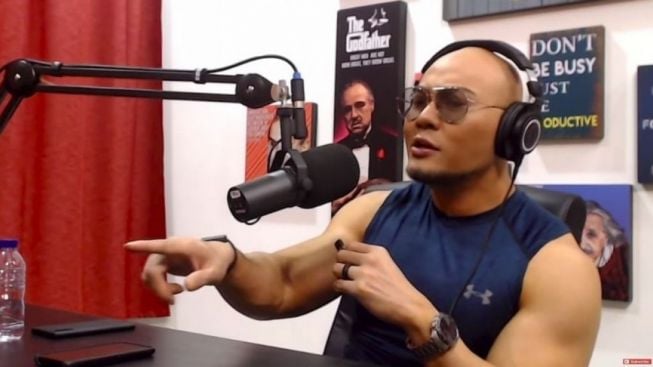 Murka Banyak Acara TV Pamer Kegalauan Fajar Sadboy, Deddy Corbuzier Sindir Telak KPI: Anda Sibuk Nge-Blur Tetek Sapi?