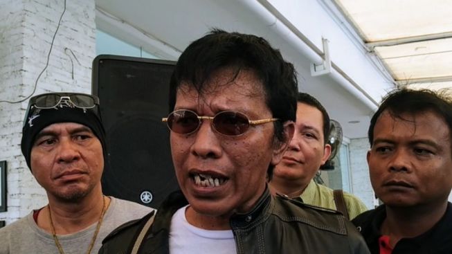 Protes soal Larangan Impor Pakaian Bekas, Adian PDIP Sentil Mendag hingga Menteri UMKM: Peran Mereka yang Harusnya Dievaluasi!