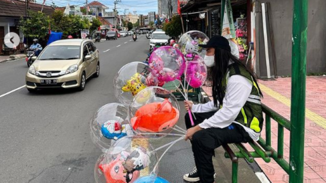 Dagang Balon di Pinggir Jalan Tapi Gak Laris, Baim Wong Curhat: Gak Ada yang Ngenalin di Sini