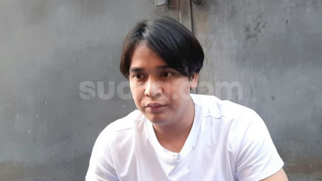 Penuh Bahagia saat Umumkan Anak Pertamanya Lahir, Billy Syahputra Diam-diam Sudah Menikah?