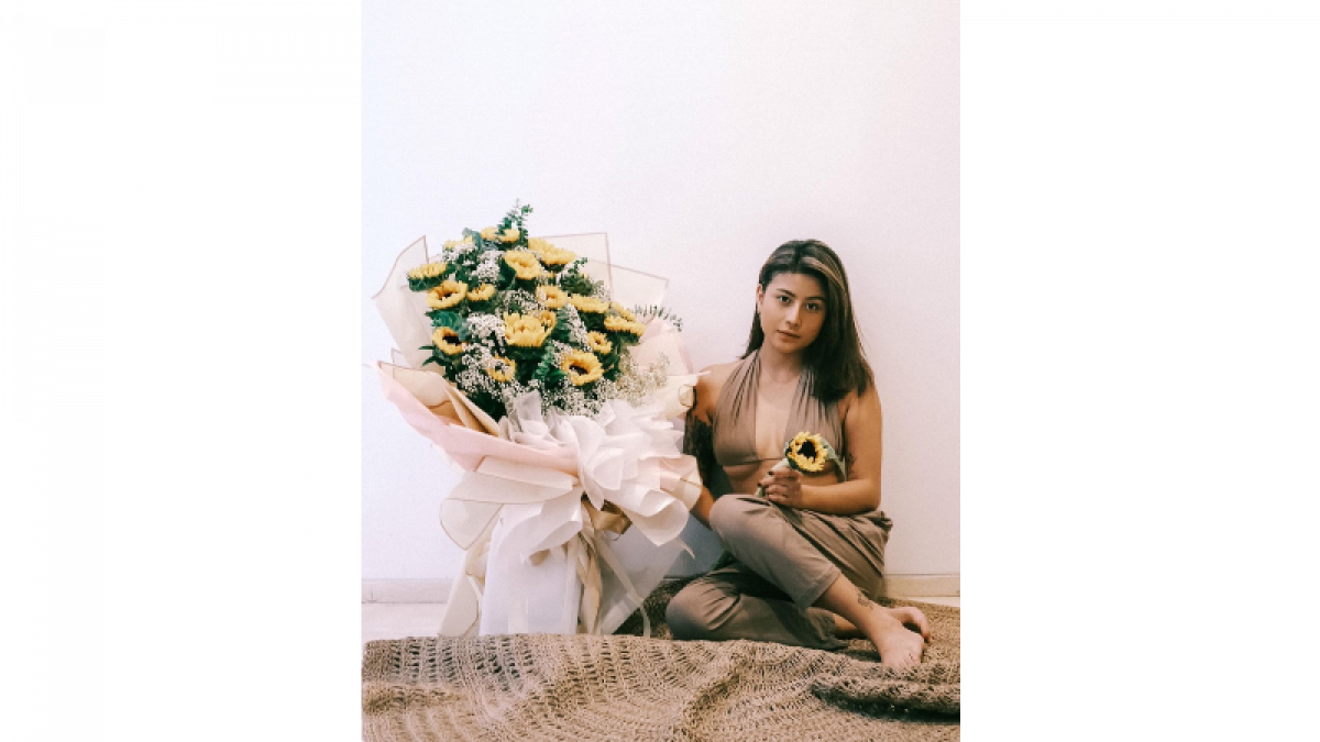 Foto pertama Awkarin di akun barunya, @narinkovilda [Instagram]