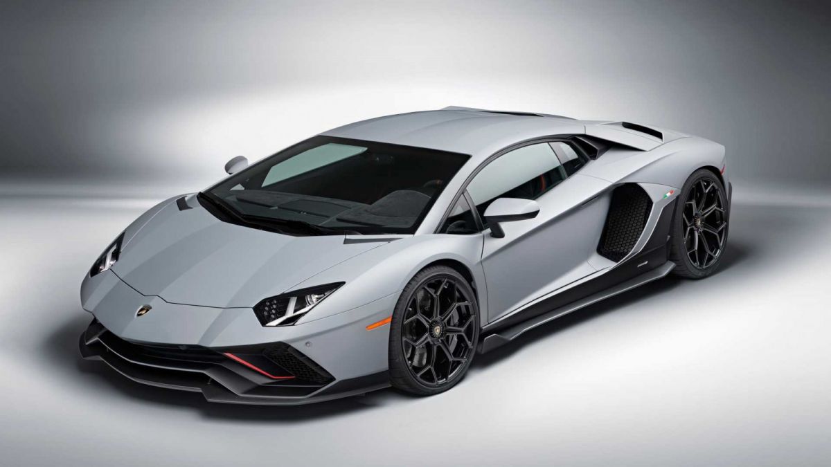 Lamborghini Aventador [Carscoops]