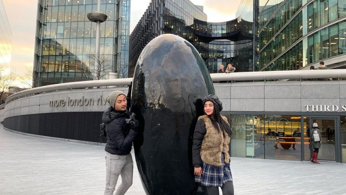 Kemesraan Angga Wijaya dan Dewi Perssik