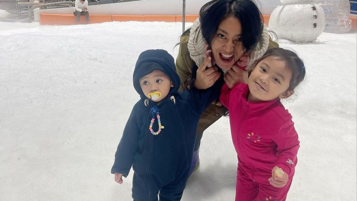 Ayu Anjani bersama kedua anaknya [Instagram]