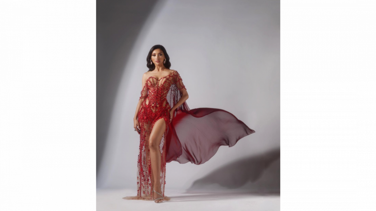 Gaun seksi Adinda Cresheilla