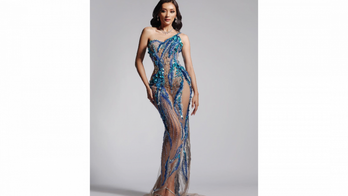 Gaun seksi Adinda Cresheilla