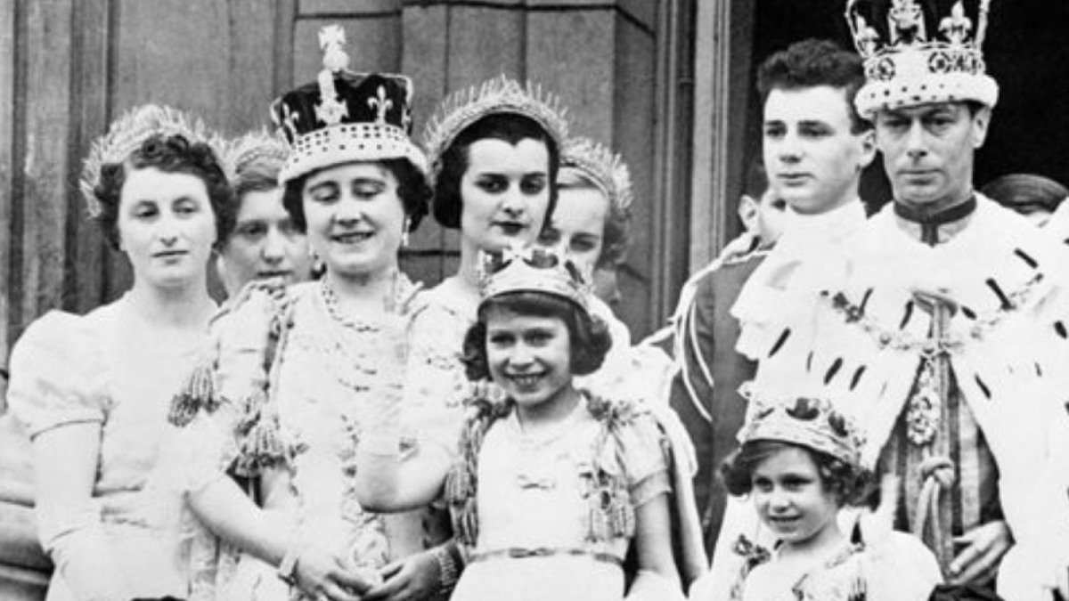 Ratu Elizabeth II masih kanak-kanak