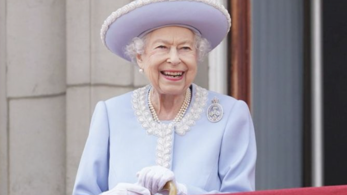 Ratu Elizabeth II di usia senja