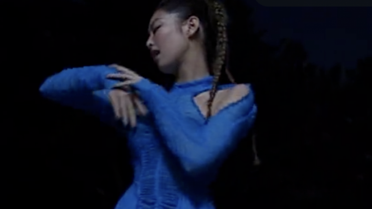 Penampilan Jennie Blackpink di iklan parfum