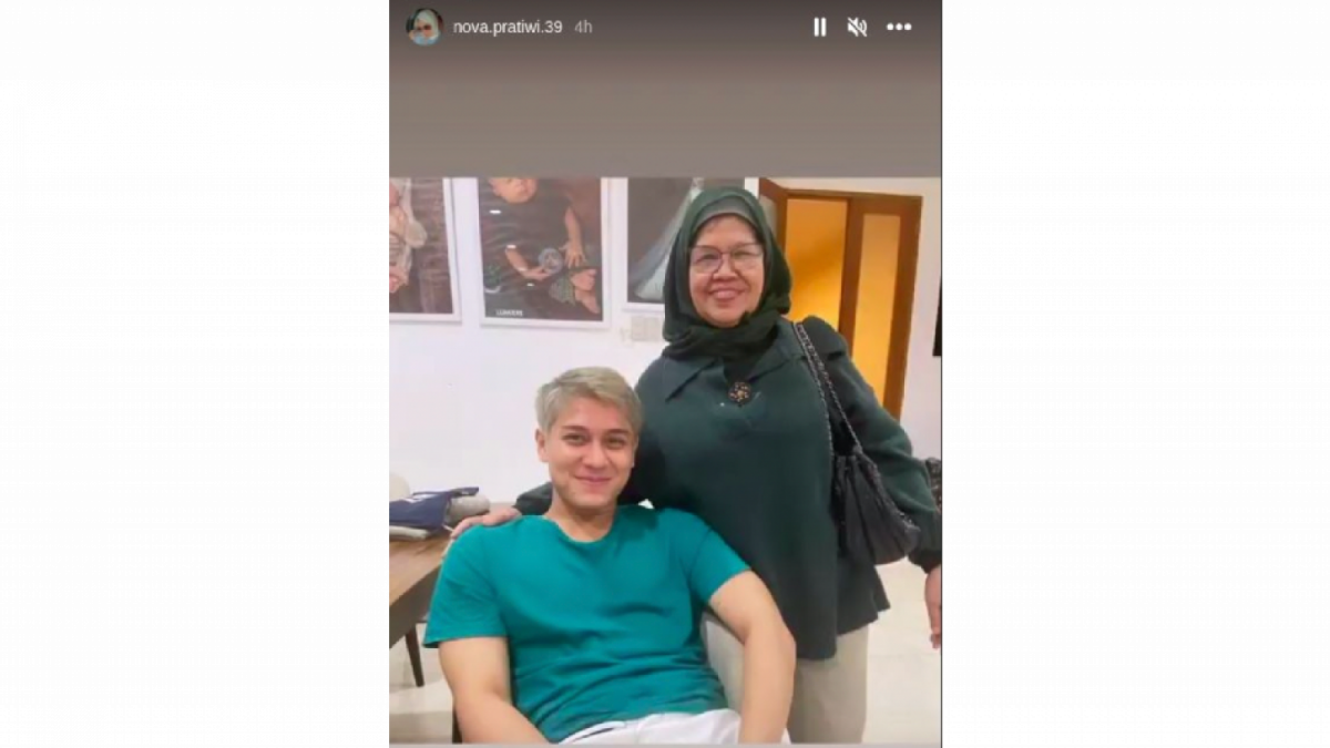 Foto Rizky Billar dan ibunda