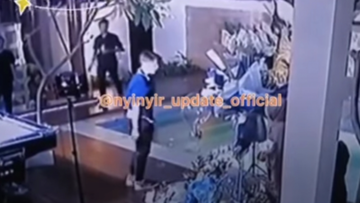 Detik-detik Rizky Billar lempar bola biliar ke arah Lesti