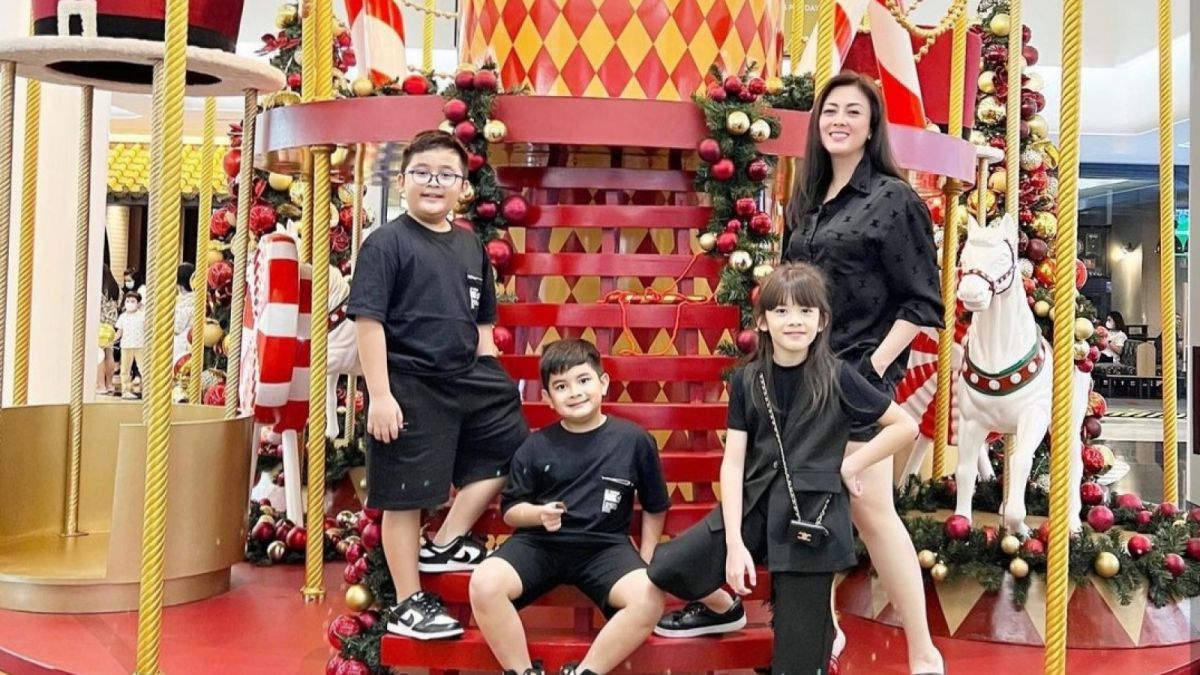 Dhena Devanka dan anak-anaknnya