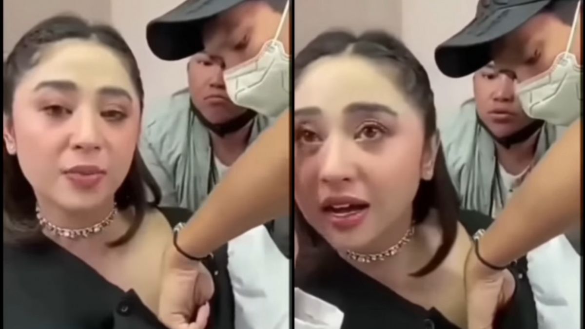 Dewi Perssik saat dipasangkan mic [YouTube Shorts]