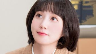 Gokil! Sutradara dan Penulis Extraordinary Attorney Woo Rela Setahun Tunggu Park Eun Bin