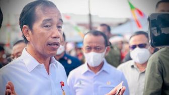 Jokowi Putuskan Harga BBM Naik di Instagram: Siap 10 Periode!