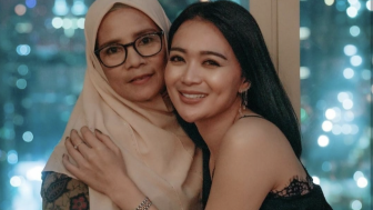 Wika Salim Rayakan Ultah Ibunda, Warganet Berebut Sapa Mama Mertua