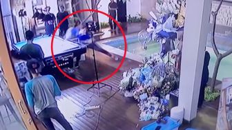 Bukti Otentik Rekaman CCTV Rizky Billar Lempar Bola Biliar ke Lesti Kejora, Banyak Saksinya!