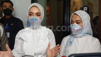Syahrini Lebam-lebam Awal Nikah dengan Reino Barack, Langsung Dilarikan ke Luar Negeri