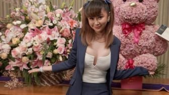 Denise Chariesta Pajang Suami Ayu Dewi Lagi Nyender: Halo Pak Regi..