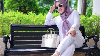 Jari-Jari Syahrini di Foto Ini Disorot, Netizen: Panjang Banget!