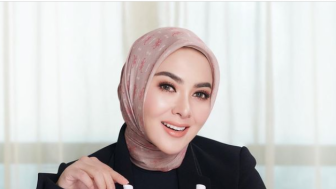 Waduh! Syahrini Pernah Bongkar Kelakuan Tak Senonoh Anang Hermansyah saat Duet Bareng Dulu: Bibir Dia Tiba-Tiba