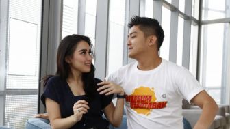 Berduaan sama Boy William, Ayu Ting Ting Hanya Pakai Kemben di Kamar Mandi