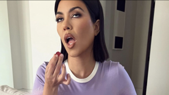 Kakak Kim Kardashian Gegerkan Netizen dengan Penampilannya yang Benar-Benar "Polos"!