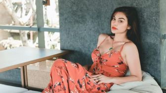 Nora Alexandra Pamer Wajah Polos Belum Mandi, Netizen Ini Duga Jerinx Masih Terkapar di Ranjang