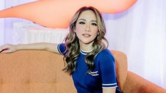 Ngisi Acara Malam Pakai Outfit Seksi, Baju Terbuka BCL yang Satu Ini Kena Hujat Netizen