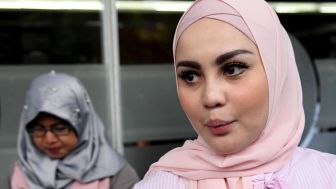 Cantik dan Anggun Pakai Hijab, Jennifer Dunn Tenteng Tas Hermes Seharga Mobil