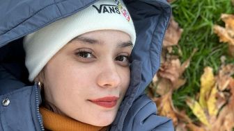 Putri Anne Buka Hijab Lagi, Kali Ini saat Live TikTok