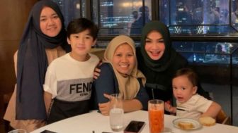 Momen Kedekatan Sus Rini Bersama Mama Amy dan Mama Rieta, Netizen: Bestie Banget