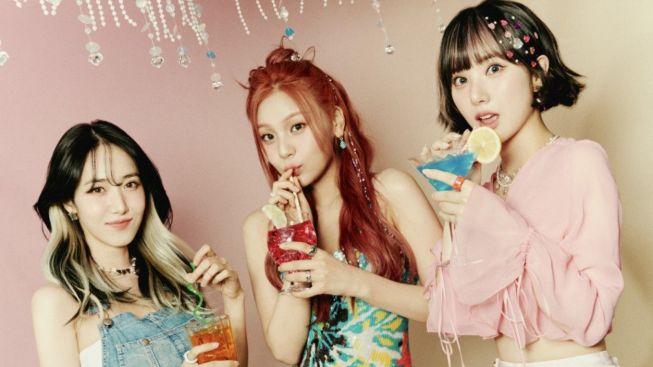 VIVIZ Pecahkan Rekor Penjualan di Hari Pertama Rilis Album Summer Vibe