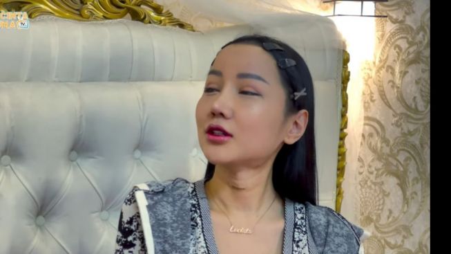 Lucinta Diledek Jelek Usai Oplas: Eh Bambang, Jangan Ngadi-ngadi!