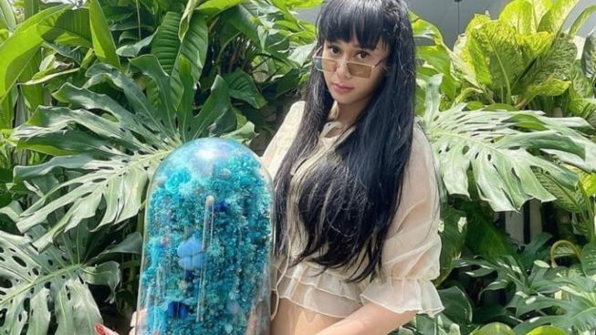 Denise ke Mbak Bulan: Contoh Tuh Melaney, Siapa Tahu Laku!