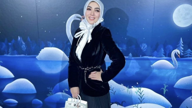 Salah Tulis Caption Bahasa Inggris, Syahrini jadi Sasaran Hujatan Netizen