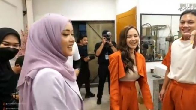 Serumah Tapi Belum Nikah, Rizky Febian Gerebek Teddy Pardiyana dan Lina Jubaedah!