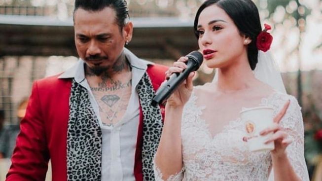 Nora Alexandra Posting Jerinx SID di Kasur Bangun Tidur, Ranjang Berantakan Bikin Salfok
