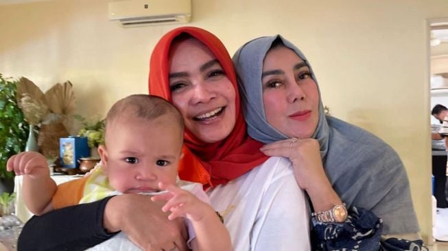 Amy Qanita, Ibu Raffi Ahmad Tiba-tiba Sumbang Jempol di Postingan Ayu Ting Ting, Sudah Damai?