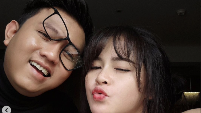 Bella Bonita Bongkar Kebiasaan Denny Caknan di Kasur, Bikin Basah