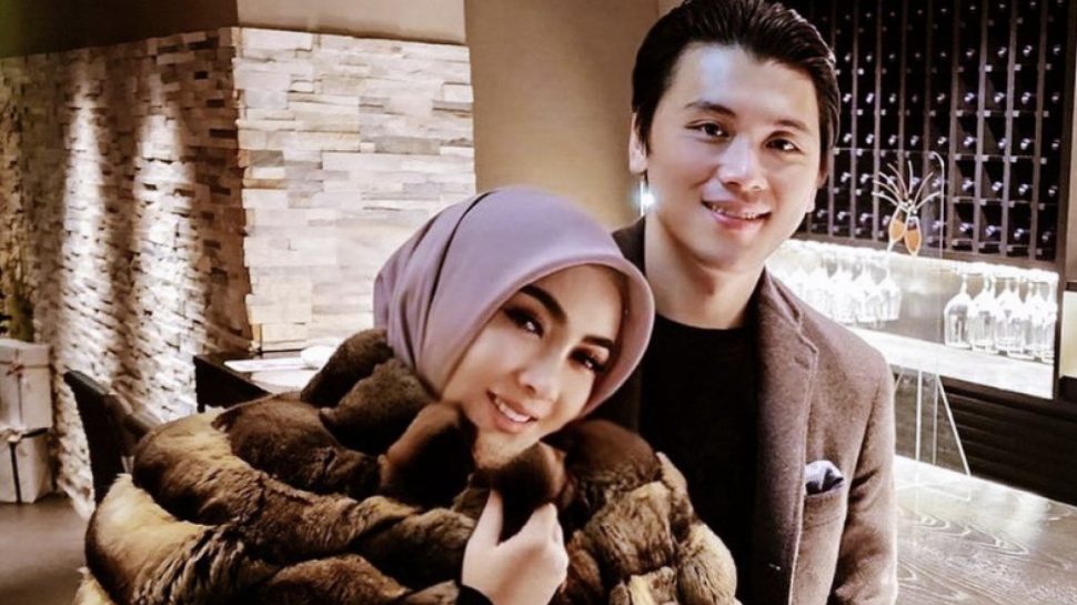 Fierce, Syahrini sprays a figure asking about pregnancy – you look stupid!