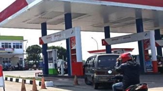 Beli Pertalite dan Solar Tanpa QR Code Tidak Boleh Ditolak, Petugas SPBU Wajib Tau ini Aturannya