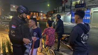Polres Garut Gagalkan Aksi Tawuran Remaja Jelang Sahur di Bunderan Leuwidaun