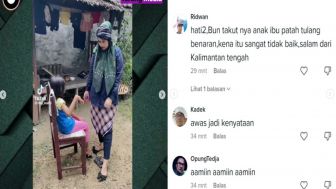 Viral Ibu-ibu Parodikan Ida Dayak, Auto Dihujat Netizen