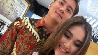 Ayu Ting Ting Lemparkan Syarat Mutlak, Keseriusan Boy Wiliam Diuji, Akankah Ia Memenuhi?