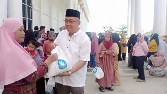 500 Paket Sembako SMKN 2 Garut Ludes Tak Sampai 30 Menit