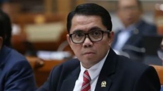 Kejamnya Netizen kepada Arteria Dahlan, Ada yang Minta Ibundanya Banyak-banyak Baca Doa Anak Sholeh